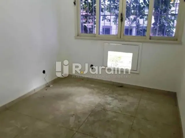 Imagem: Casa com 5 Quartos para Alugar, 271M²
