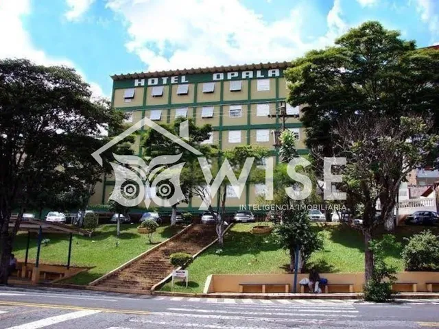 Imagem: Prédio Comercial com 84 Quartos e 80 Banheiros
