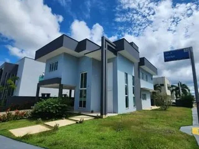 Imagem: A casa possui 4 Dormitórios, 4 Suítes, 5 Banheiros, 3