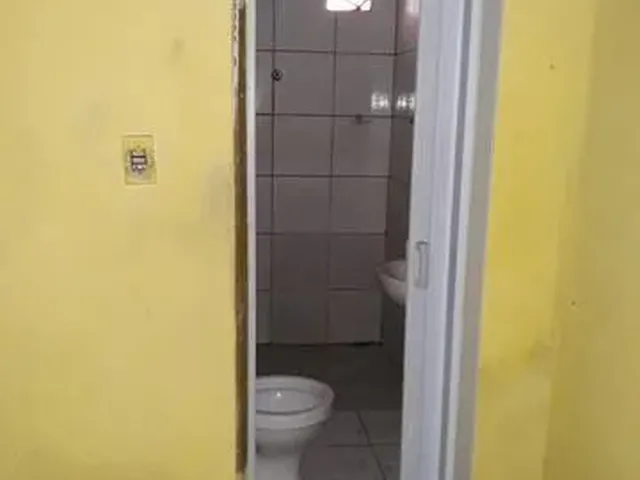 Imagem 5: Próximo Ao Centro Educacional Moreira Menezes, Igreja Batista Vale da Benção, Farmacia