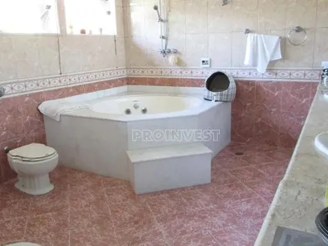Imagem 2: Casa com 4 Dormitórios para Alugar, 450 M² por R$ 10.600,00/Mês - Miolo da Granja