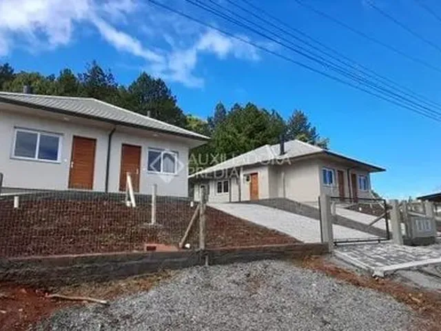 Imagem: Gramado - Casa Padrão - Vale dos Pinheiros