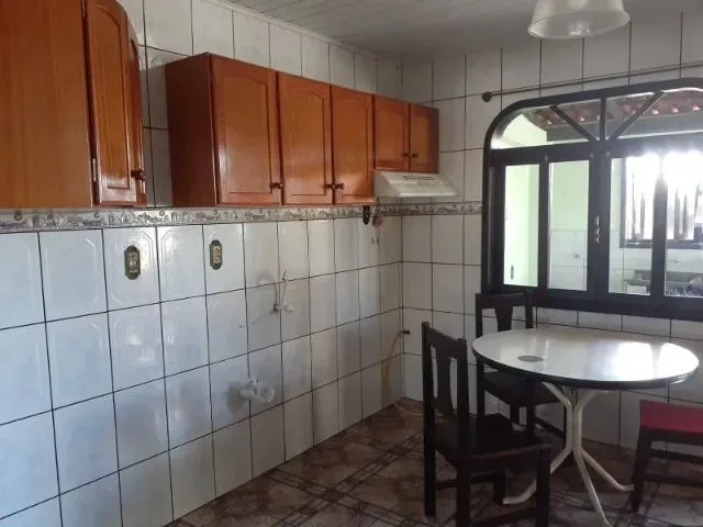 Imagem 1: Aluga-Se Sobrado ( Parte de Cima