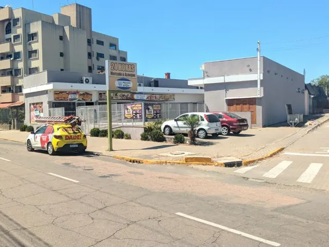 Imagem 4: Prédio comercial em Avenida