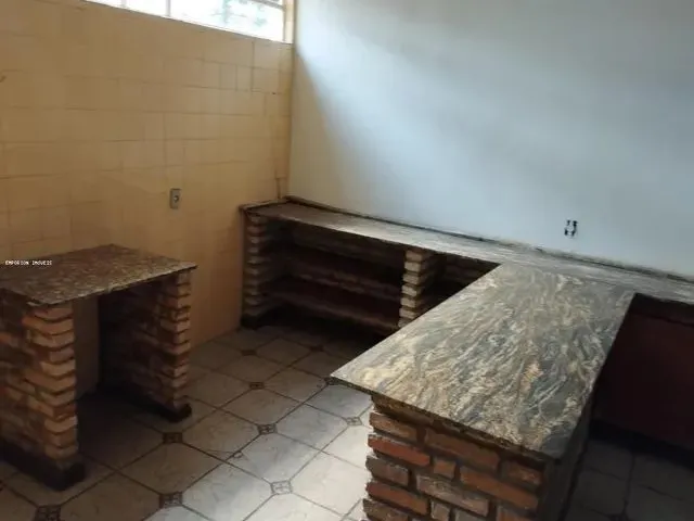 Imagem 3: Casa Comercial para Locação em Betim, Centro, 3 Dormitórios, 1 Suíte, 3 Banheiros, 5