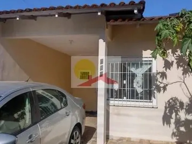 Imagem: A casa possui 2 Dormitórios, 1 Banheiro, 1 Vaga na