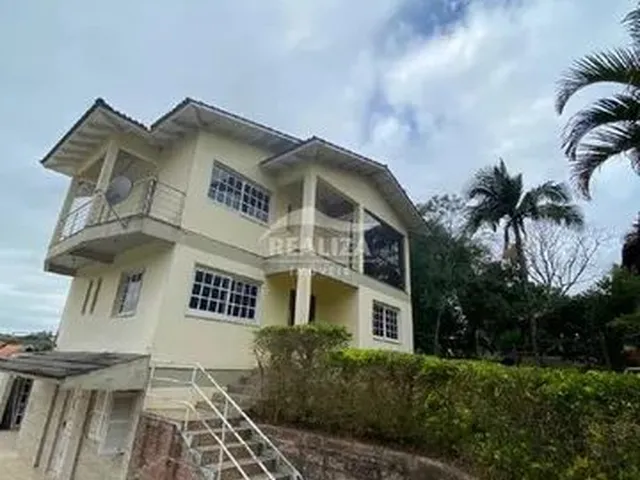 Imagem: A casa em condomínio possui 3 Dormitórios, 3 Banheiros, 2