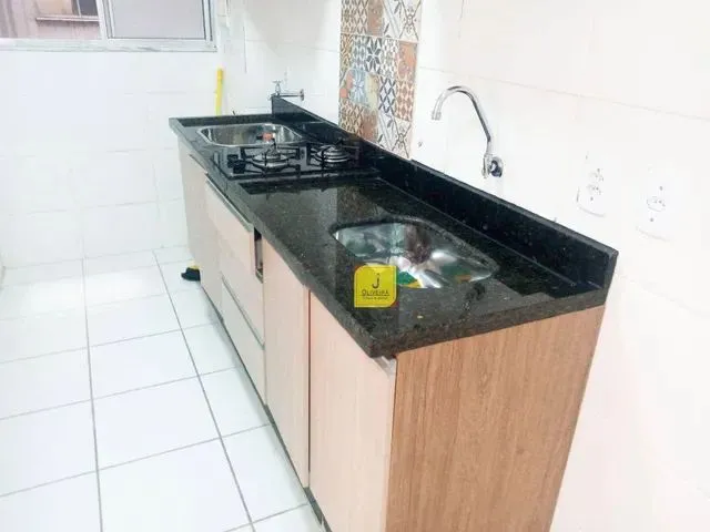 Imagem: Belo Apartamento com 2 Quartos, Portaria