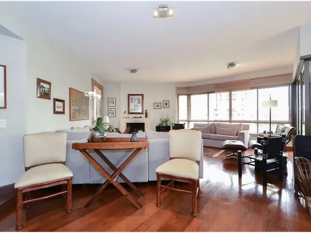 Imagem: O apartamento possui 4 Dormitórios, 2 Suítes, 5