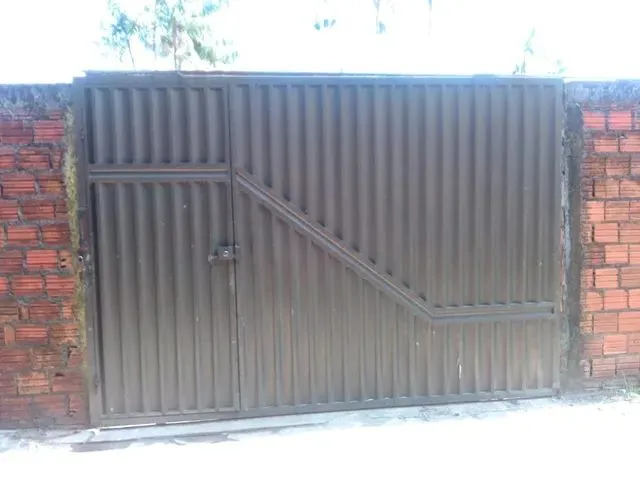 Imagem: A casa possui 4 Dormitórios, 2 Suítes, 3 Banheiros, 4