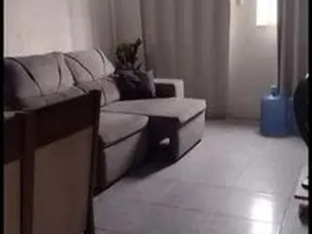 Imagem: Casa Simples com Terreno Atrás