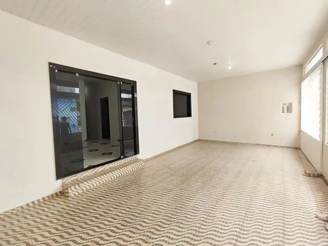 Imagem: Vendo Casa Térrea de Esquina com 03 Suítes