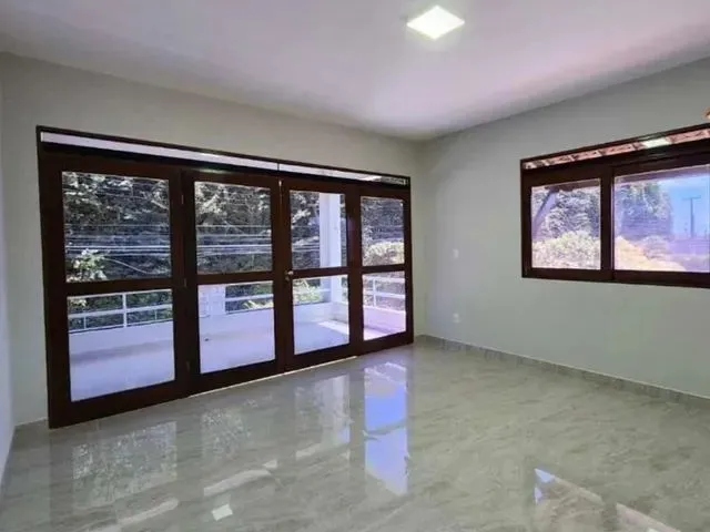 Imagem: Casa - 5 Quartos - 4 Suítes - 299,00M²