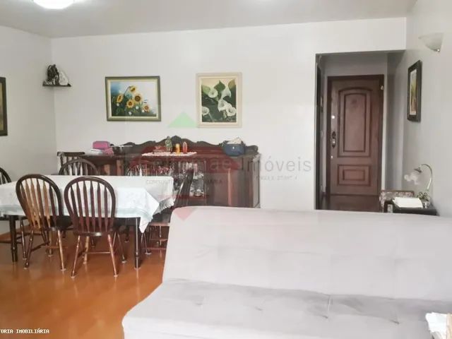 Imagem: O apartamento possui 4 Dormitórios, 1 Suíte, 3 Banheiros,