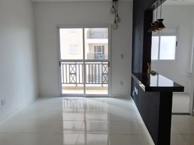 Imagem: O apartamento possui 2 Dormitórios, 1 Suíte, 2 Banheiros,