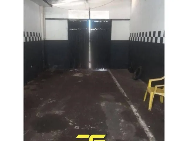 Imagem: A loja possui 1 Banheiro, 750m² de Área e está