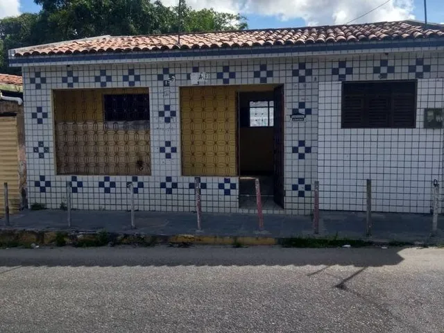 Imagem: A casa possui 2 Dormitórios, 1 Suíte, 2 Banheiros, 49m²
