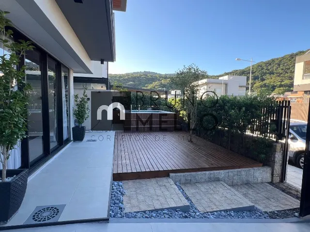 Imagem 9: Casa individual com 3 suítes e piscina aquecida no Villa Pamplona, Floripa/SC