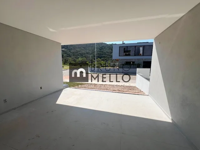 Imagem 11: Casa com 4 quartos, sendo 3 suítes e piscina no loteamento Villa Pamplona, Rio Tavares