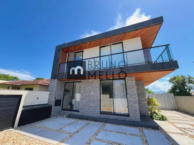 Imagem 1: Casa de 155 m² com 3 dormitórios, sendo 1 suíte com closet no Campeche - Floripa/SC