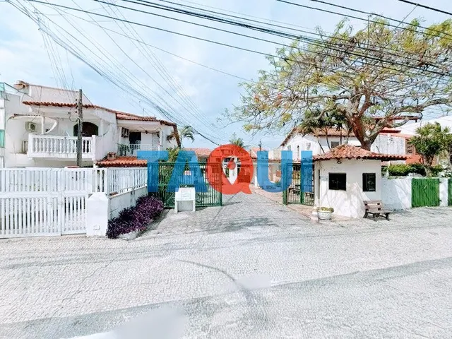 Imagem: Casa triplex com 4 quartos à venda no bairro