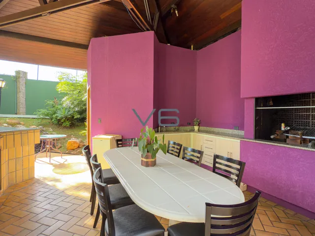 Imagem 5: Casa com 624 m² privativos, 5 quartos, 3 suítes, 4 vagas de garagem, no Mercês