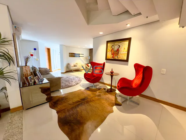 Imagem 16: Casa Alto Padrão com 358.83m² privativos, 5 quartos sendo 1 suíte, 4 vagas de garagem