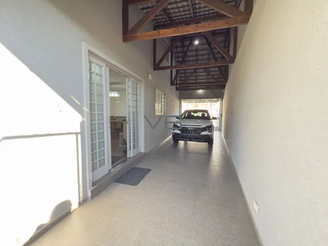 Imagem 16: Casa com 4 dormitórios e 1 suíte, 266m² privativos, 6 vagas de garagem, em Santa