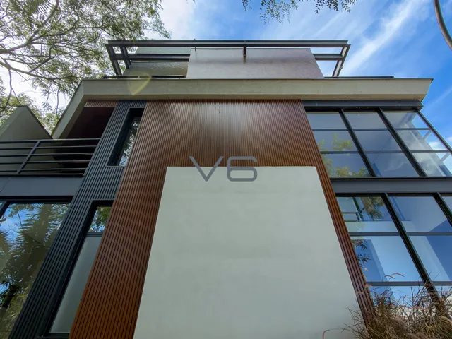 Imagem 13: Casa Alto Padrão com 308m² privativos, 3 quartos sendo 2 suítes, 2 vagas de garagem