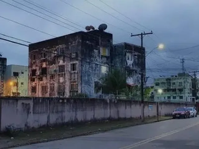 Imagem: O apartamento possui 2 Dormitórios, 1 Banheiro, 1 Vaga na