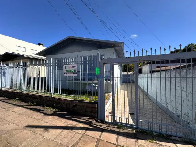 Imagem: CASA A VENDA NO CENTRO DE FARROUPILHA!