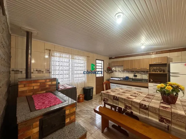 Imagem 14: Casa de 2 pavimentos e quiosque no Primeiro de Maio em Farroupilha