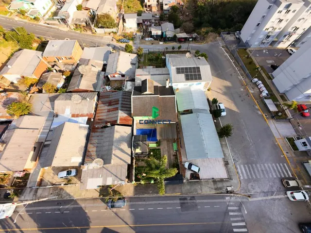 Imagem 2: Casa com QUIOSQUE e PISCINA no bairro 1º de Maio