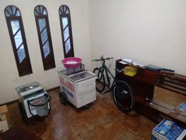 Imagem 4: Casa Mobiliada, 1 Suíte, 2 Quartos, 3 Salas, 2 Banheiros, Garagem para Vários Carros