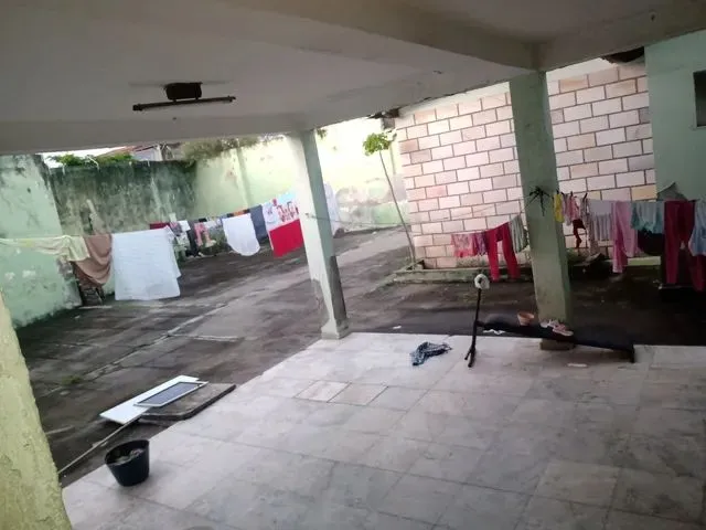 Imagem 2: Casa Mobiliada, 1 Suíte, 2 Quartos, 3 Salas, 2 Banheiros, Garagem para Vários Carros