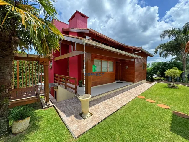 Imagem: Casa de Alto Padrão com 2 Pavimentos em