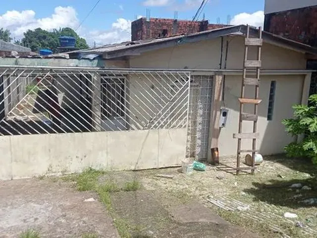 Imagem: A casa possui 2 Dormitórios, 1 Banheiro, 100m² de Área e
