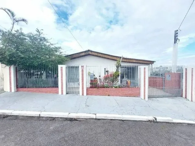 Imagem: Casa de 5 Quartos para Alugar no Bairro