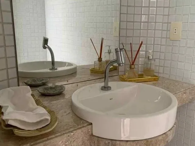 Imagem 12: Casa - 4 Quartos - 2 Suítes - 250,00M²