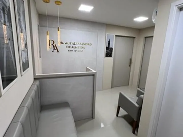 Imagem: Sala Comercial, com Ar, no Ct Plaza, Vizinho