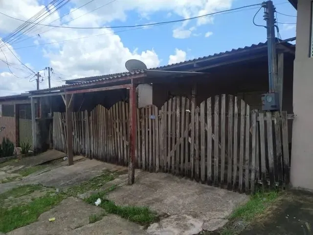 Imagem: A casa possui 1 Dormitório, 1 Banheiro e está localizado