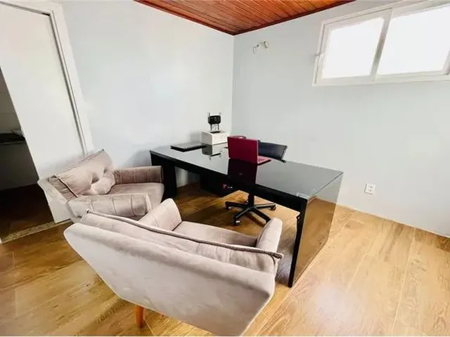 Imagem 2: Casa Super Espaçosa, em Região Tranquila com 4 Suítes