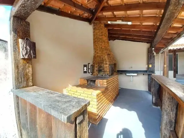 Imagem 4: Casa Linear e Totalmente Individual À Venda com Quintal Enorme e Varanda Gourmet !!