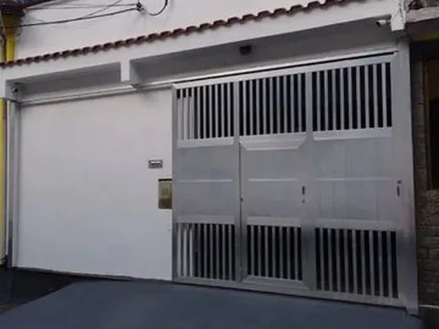 Imagem: A casa possui 4 Dormitórios, 3 Banheiros, 1 Vaga na