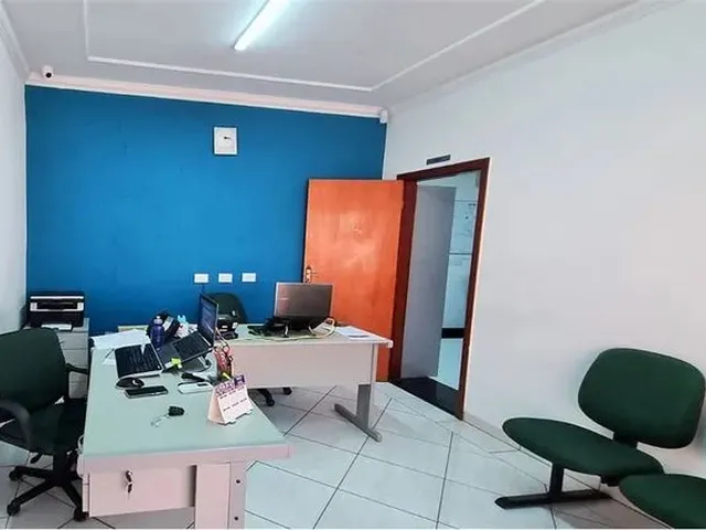 Imagem: Casa À Venda com 4 Quartos -Salas Comercial