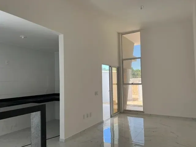Imagem 2: Casa para Venda Possui 97 Metros Quadrados com 3 Quartos em Amador - Eusébio - Ce