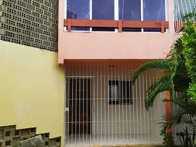 Imagem: A casa em condomínio possui 3 Dormitórios, 1 Suíte, 2