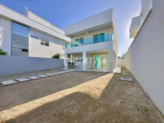 Imagem: A casa possui 6 Dormitórios, 3 Suítes, 2 Vagas na