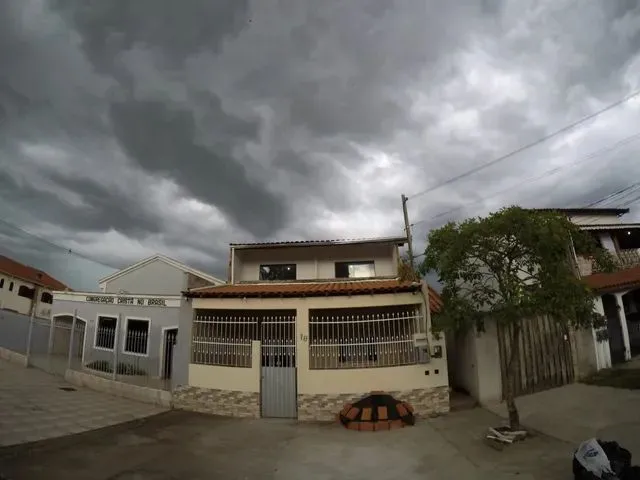 Imagem: A casa possui 2 Dormitórios, 1 Banheiro, 65m² de Área e