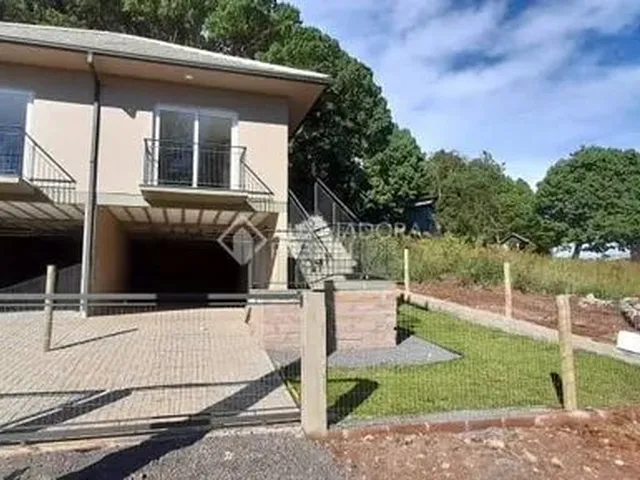 Imagem 1: Gramado - Casa Padrão - Vale dos Pinheiros